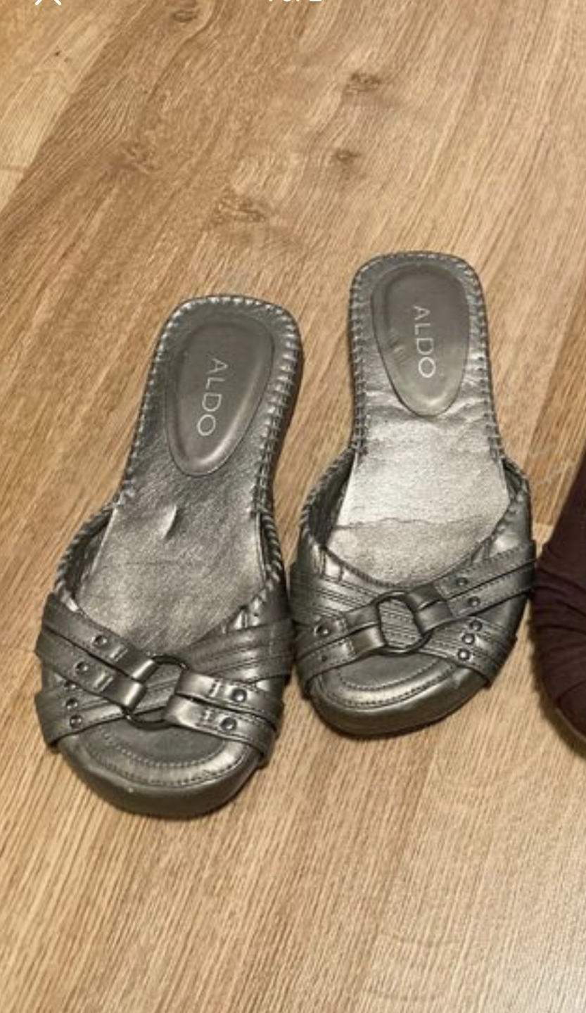 #Freecycle Size 7 Flats