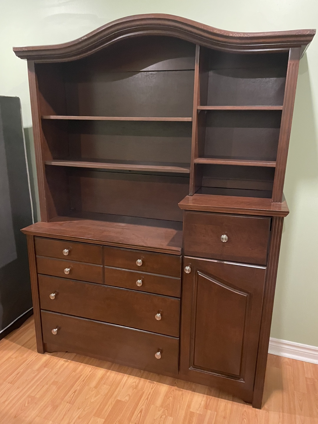 Dresser with hutch