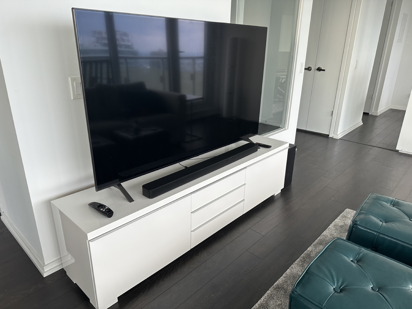 TV LG 4K 65" Full Array Dimming - Designed for true immersion thumbnail