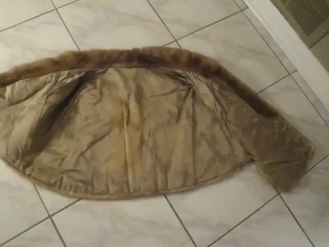 MINK STOLE, LIKE NEW - photo 2