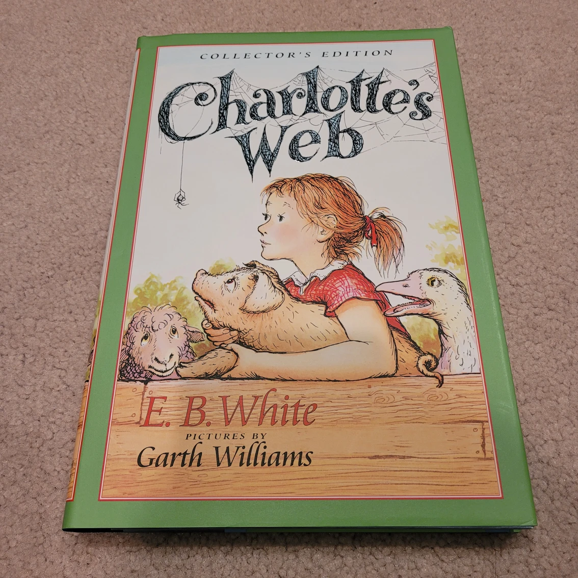 E. B. White Charlotte's Web Stuart Little Gift Set image indicator(4)