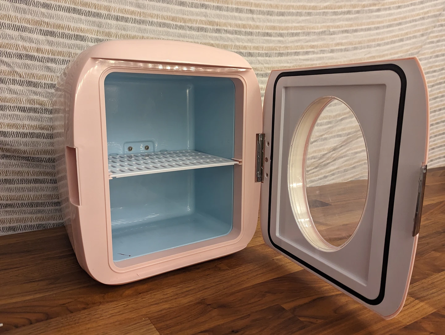 12 Can Retro Mini Portable Personal Fridge - photo 2