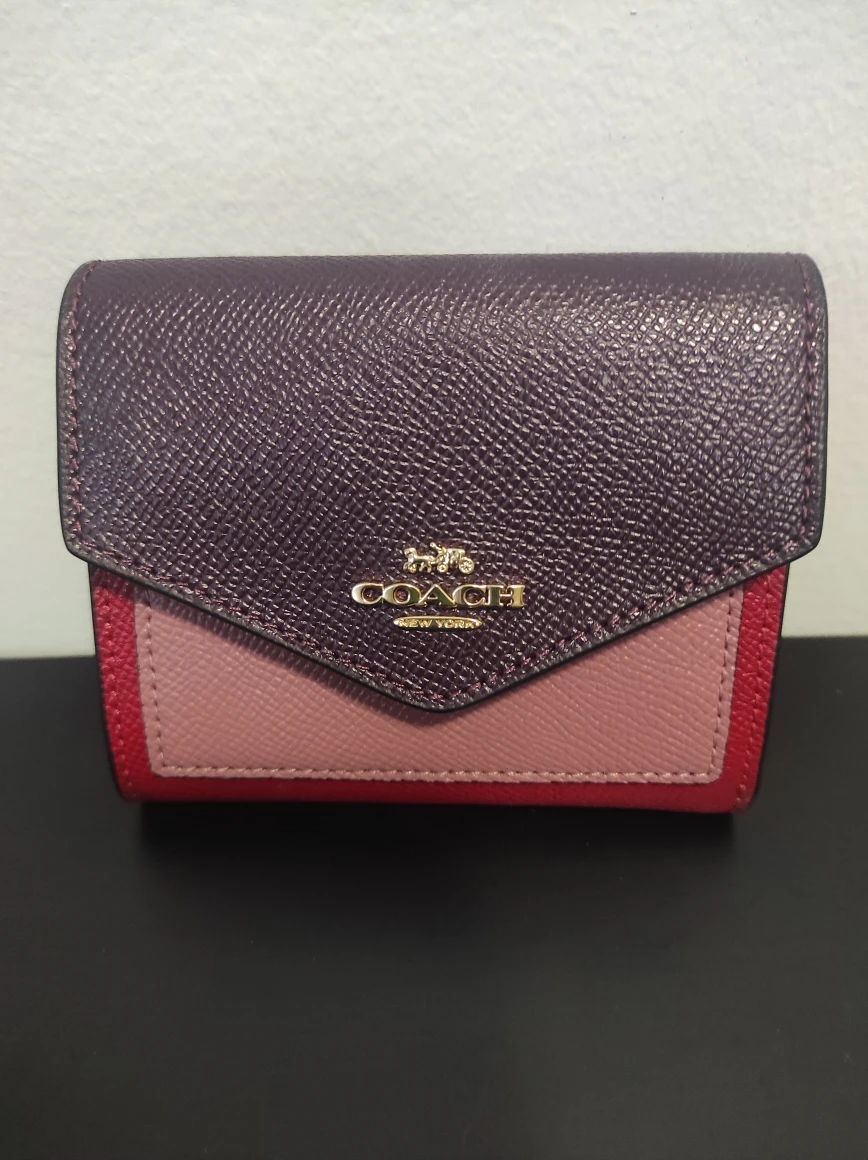 Coach wallet - new thumbnail