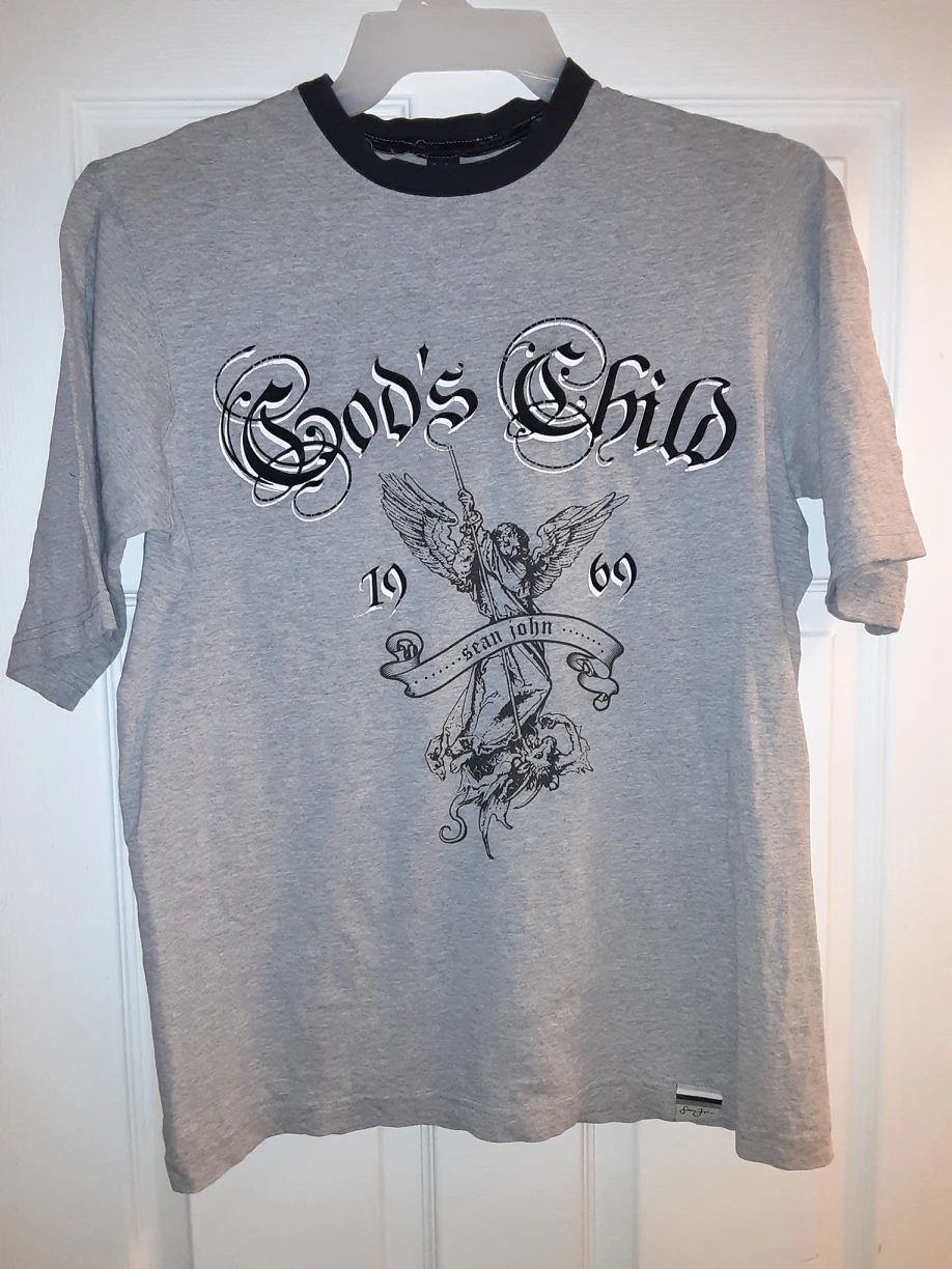 VINTAGE SEAN JOHN GODS CHILD T-SHIRT SZ M UNISEX