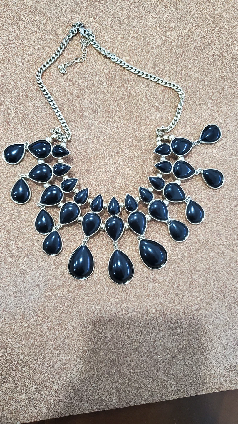 H&M necklace thumbnail