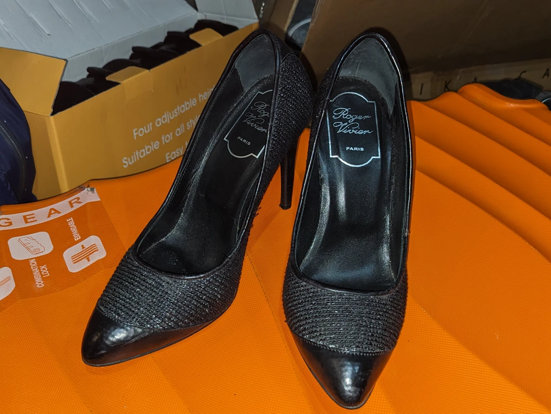 Roger Vivier Heels [EU 34.5]
