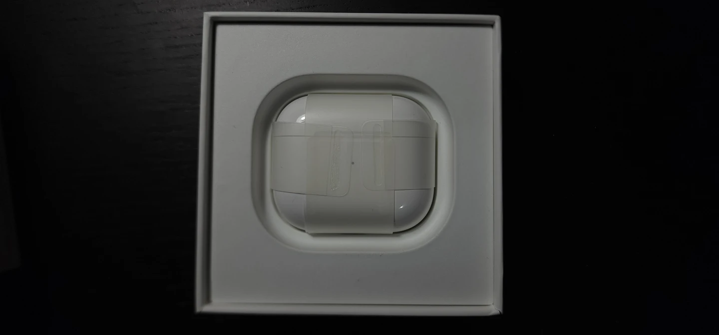 (NEW) Airpods (3rd Gen) with MagSafe Charging Case - photo 3