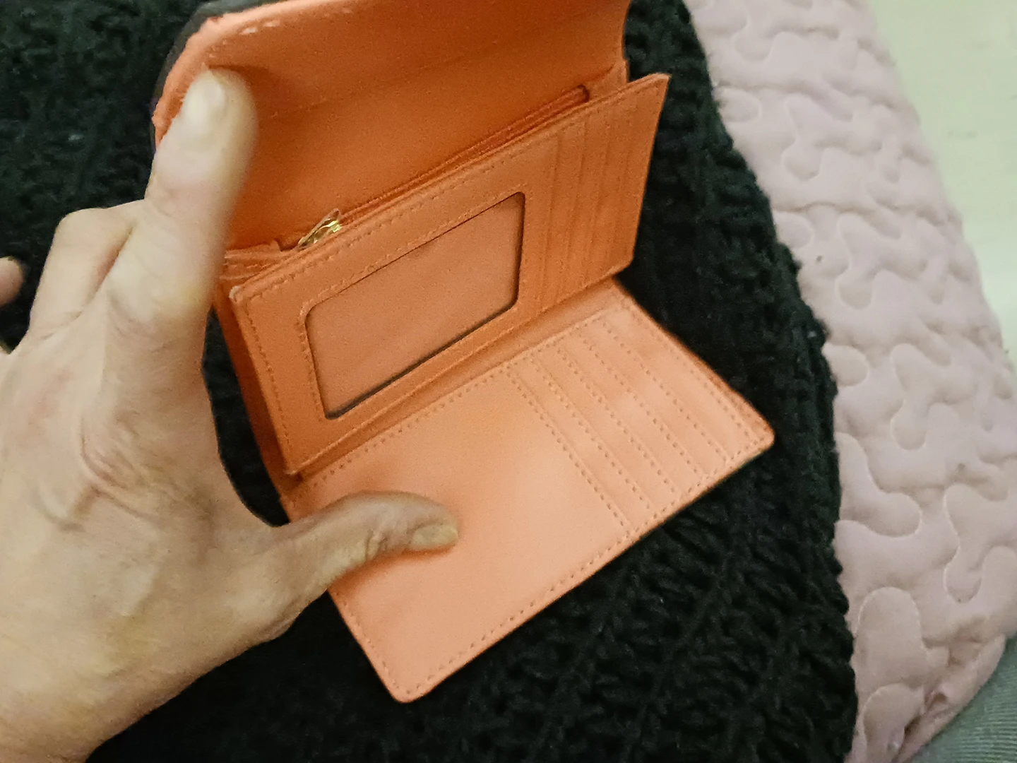 vegan WALLET brand new, multi-tasker image indicator(2)