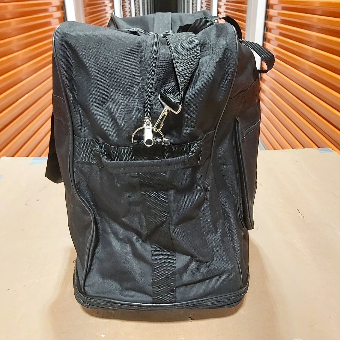 New Expandable Zipper Duffle Bag Flexible Large Size 36 Inches image indicator(3)