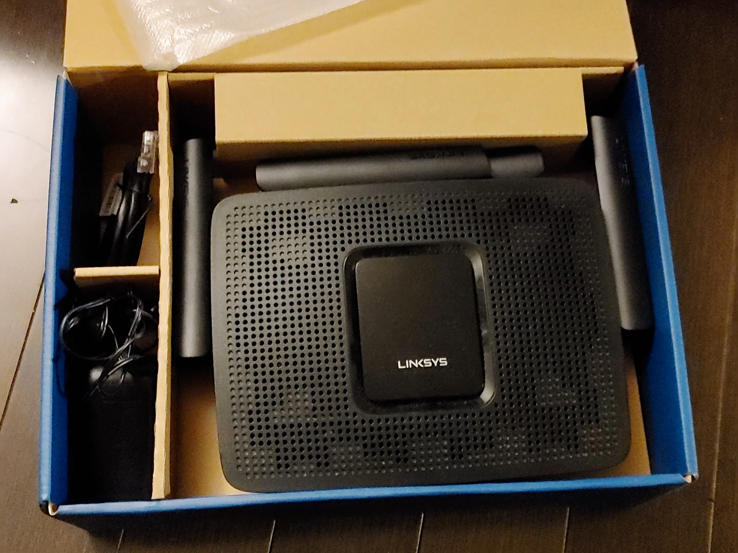 Linksys AC2200 Wifi Router - photo 2