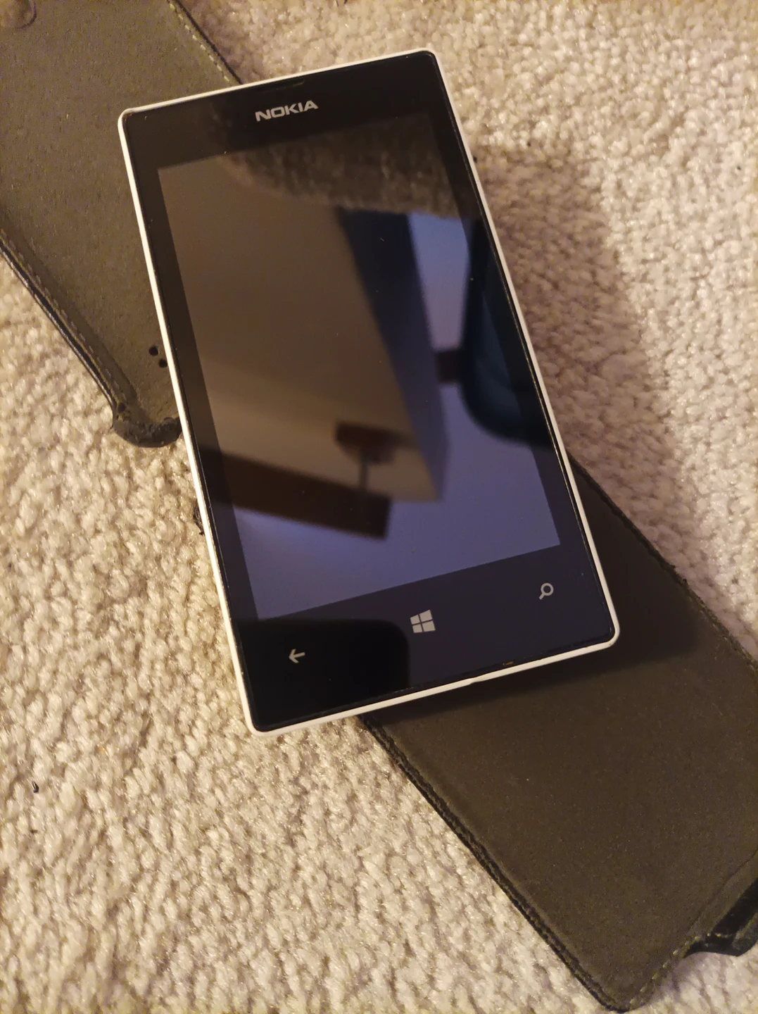 Nokia Lumia 520 working vintage cell phone thumbnail