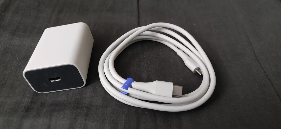 Type C to Type C Charger ( New ) thumbnail