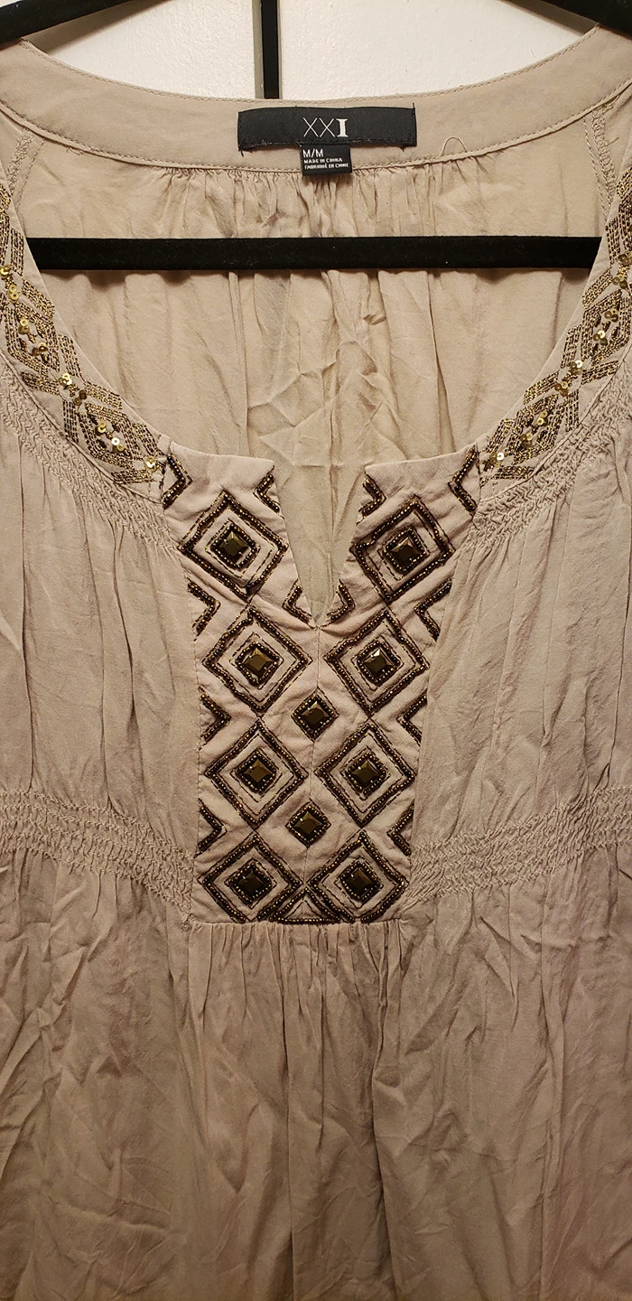 Forever 21Size M Beige Short Sleeve image indicator(2)