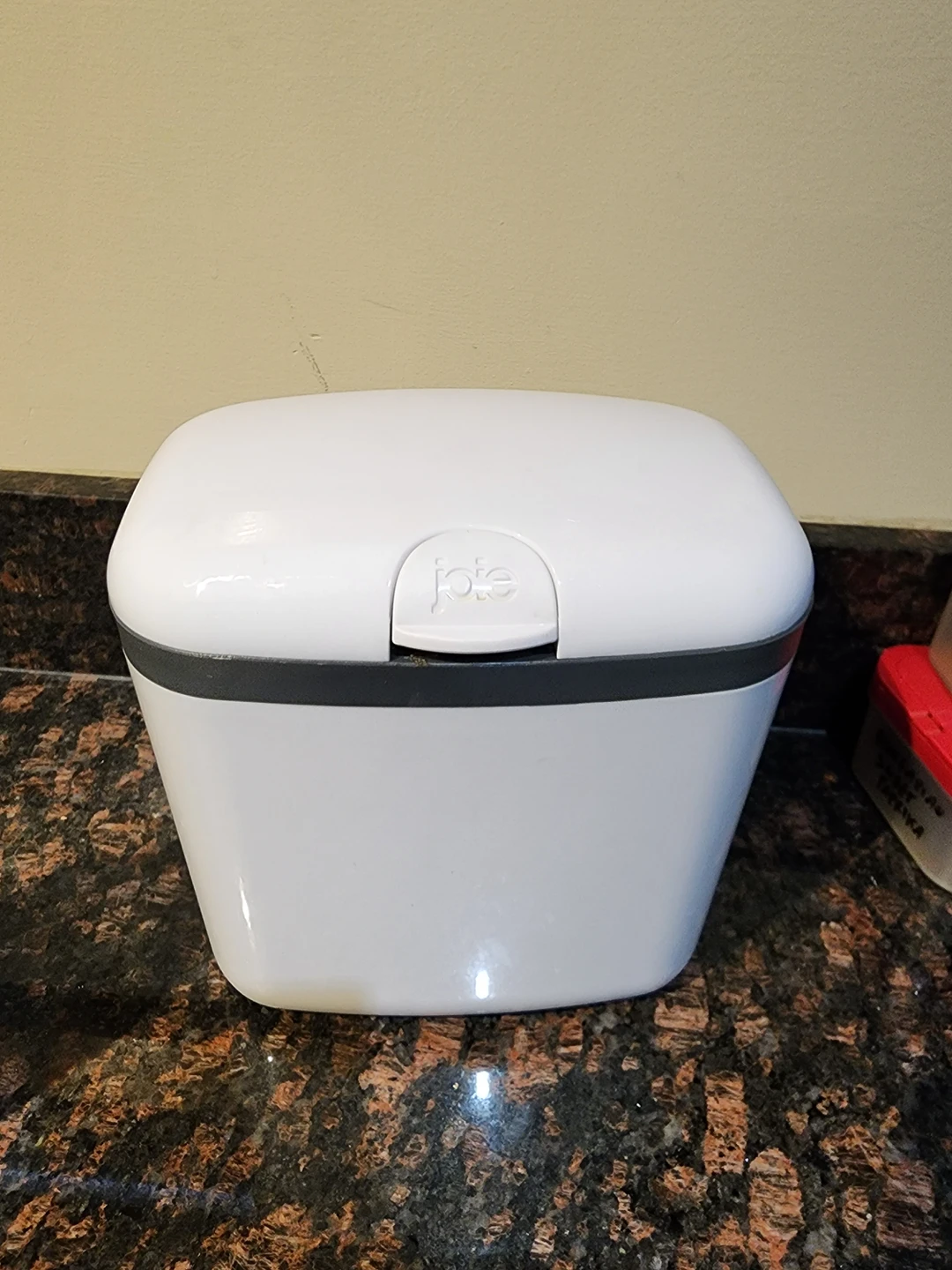 Countertop Compost Bin