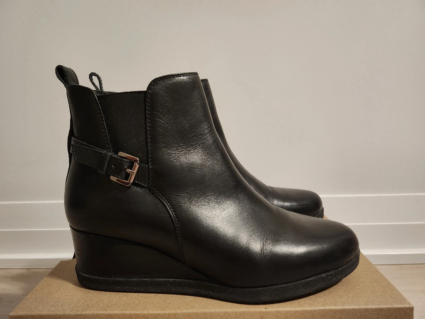 GEOX Anylla Wedge Chelsea Boot