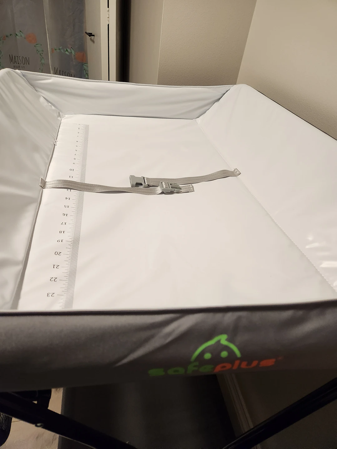 diaper changing table - photo 2