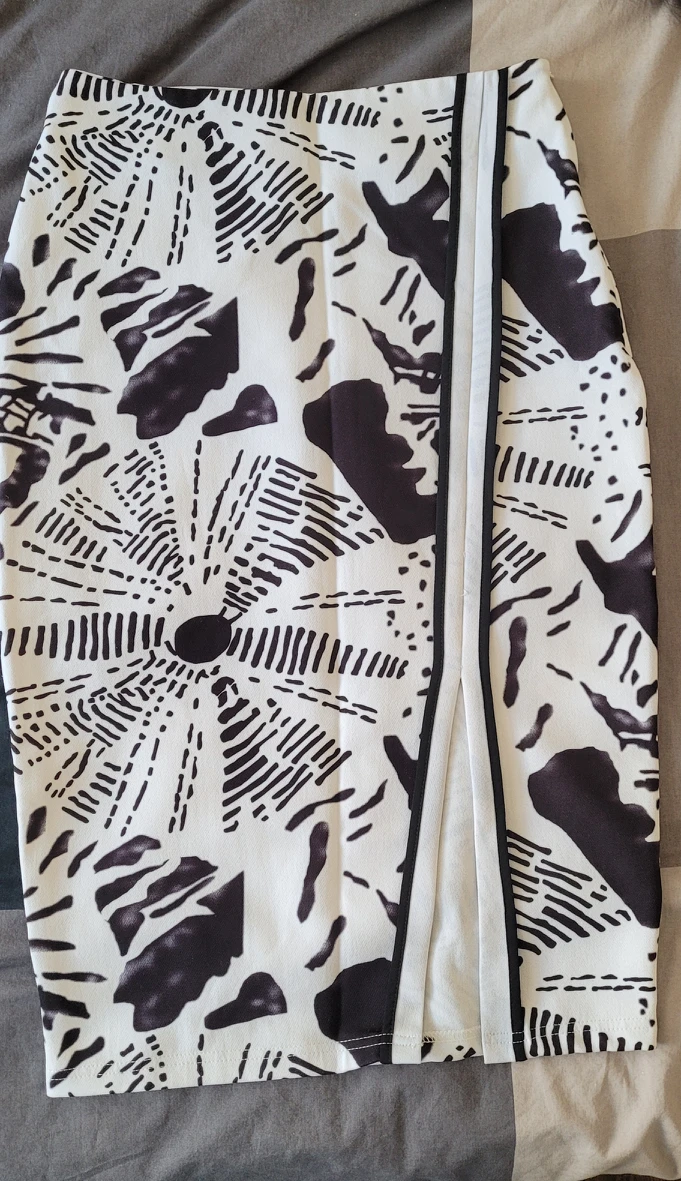 Dress Skirts Size M image indicator(2)