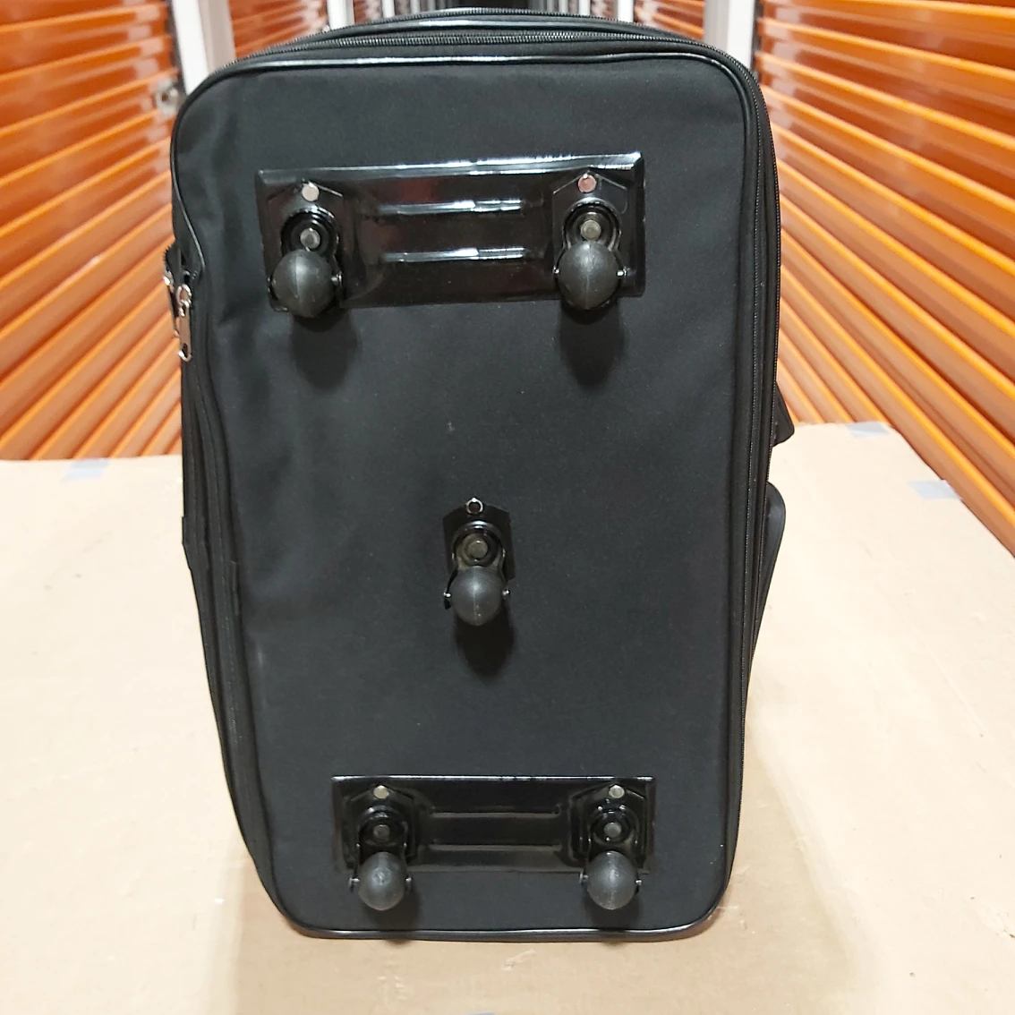 New Expandable Zipper Duffle Bag Flexible Large Size 36 Inches image indicator(4)