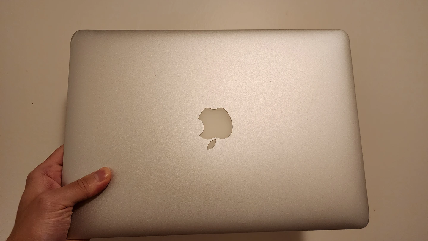 MacBook Air (13-Inch, Mid 2012) - photo 2