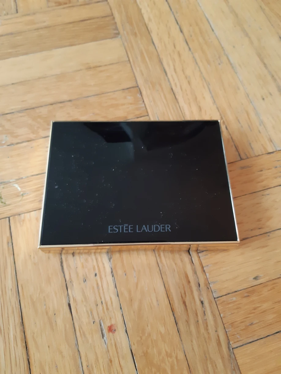 Eye shadow