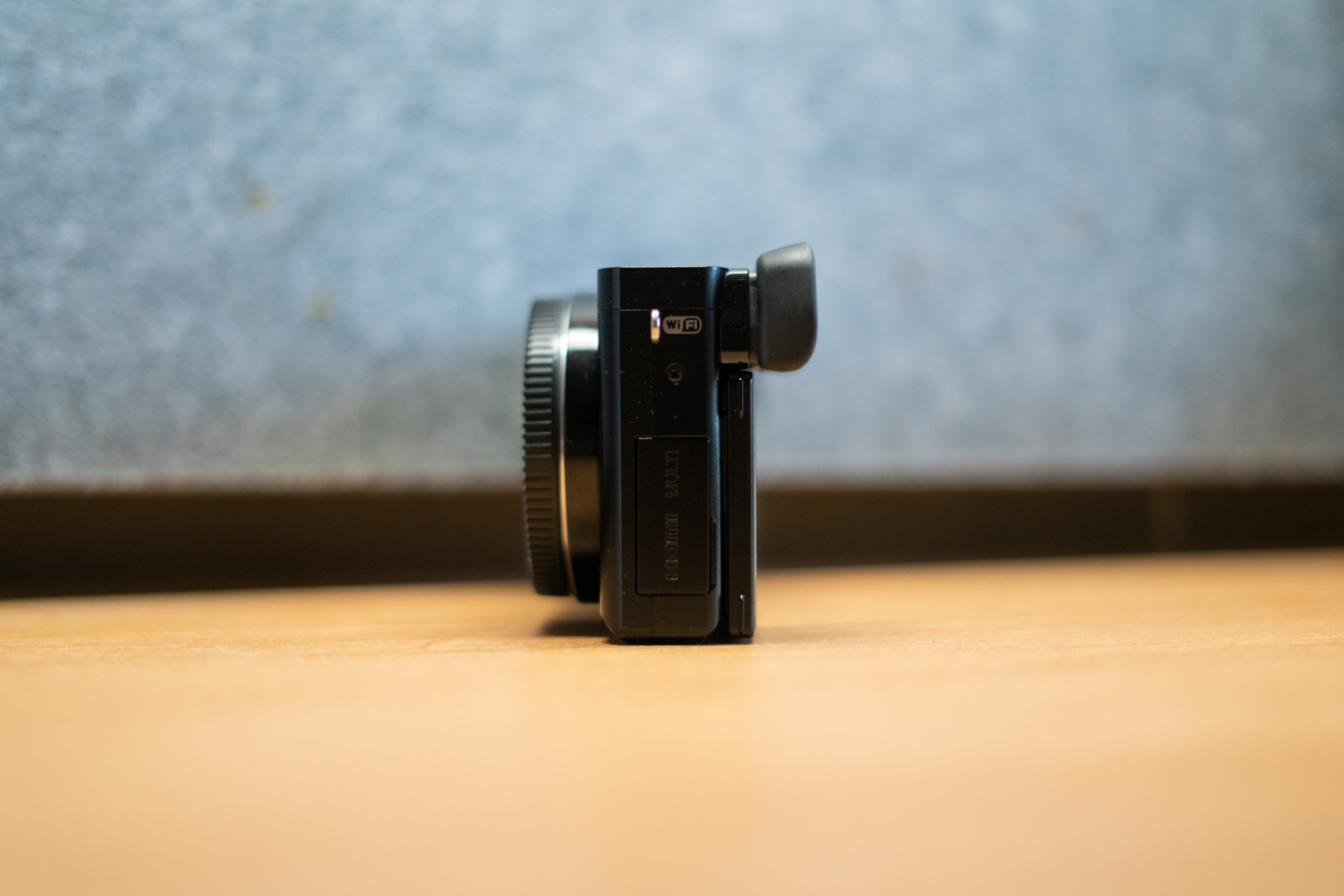 Sony a6000 with 3 Sony Batteries - photo 3