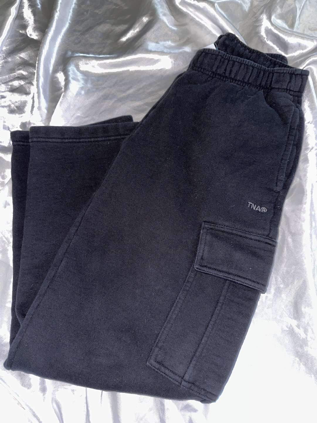 Black XS Tna Cozy Fleece Mega Cargo Sweats thumbnail
