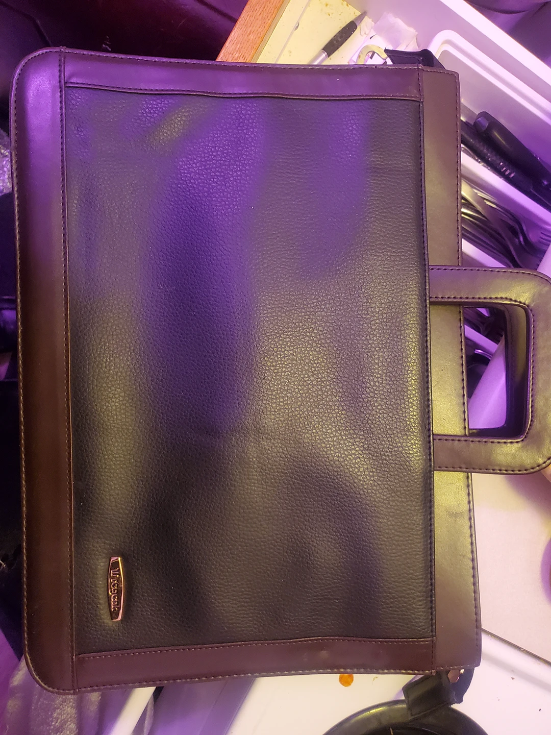 leather attache image indicator(2)