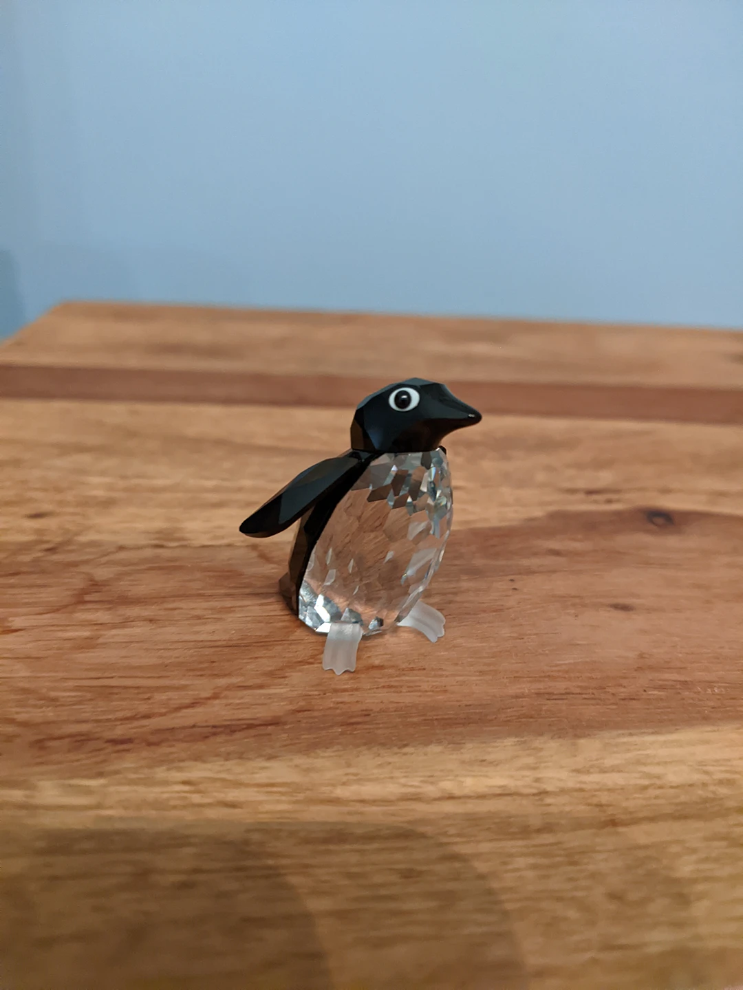 Swarovski crystal figurine Mrs Penguin thumbnail
