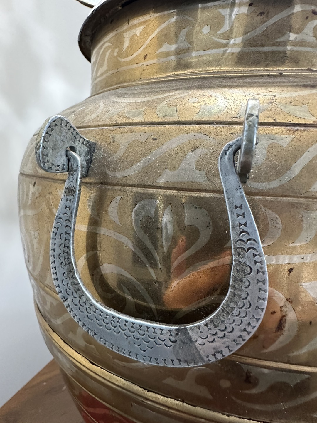 Vintage Capiz Shell Lamp with Decorative Brass image indicator(4)