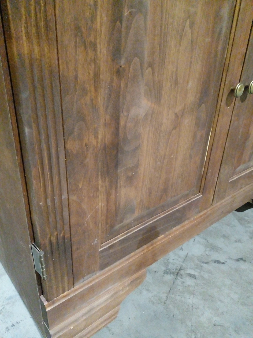 SOLID WOOD LARGE CORNER CABINET FOR CHEAP! DELIVERY AVAILABLE! - photo 4