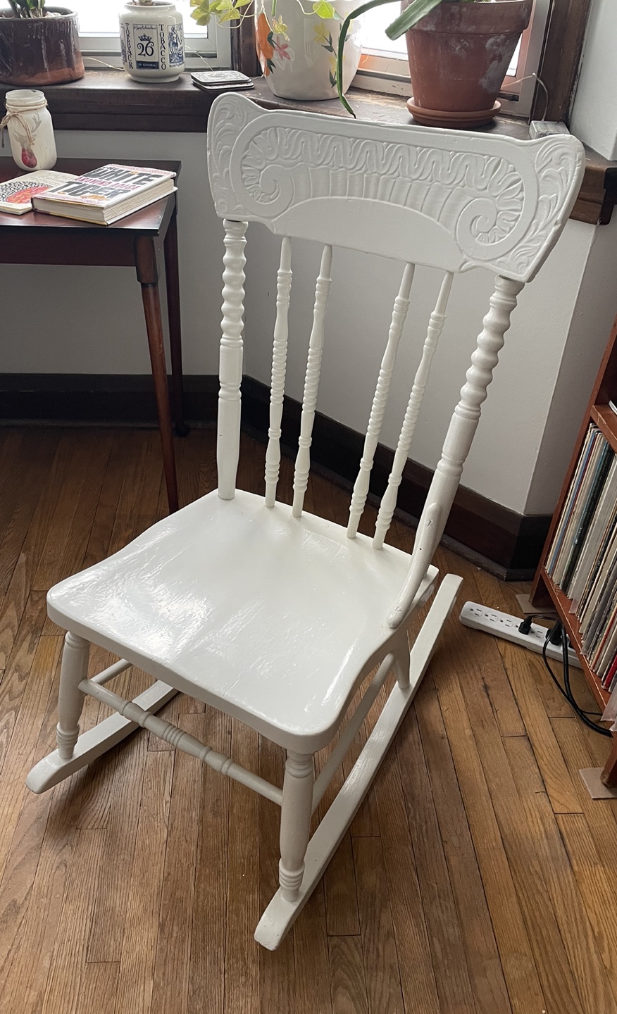Wooden rocking chair thumbnail