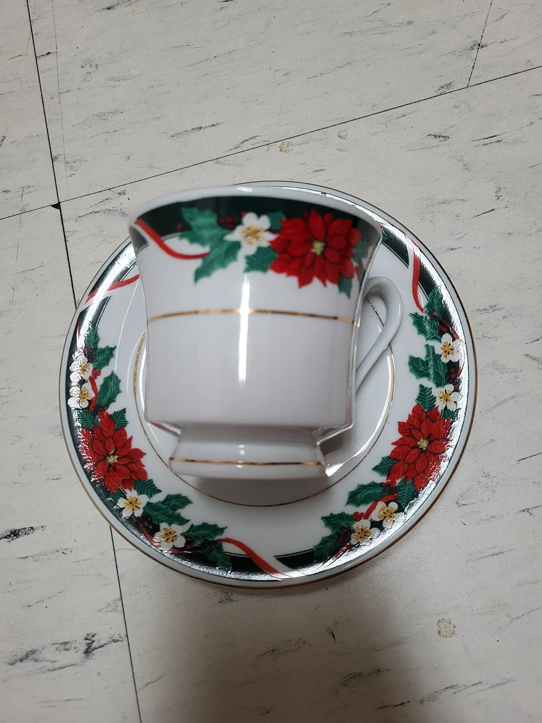 6 Vintage Tienshan 'Deck The Halls' Cup & Saucers - photo 4