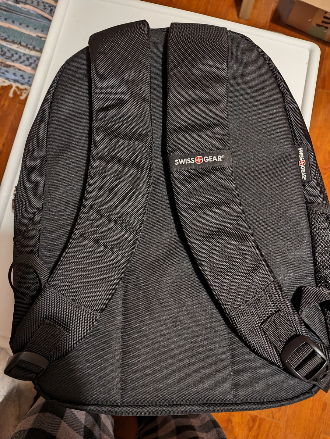 swiss gear back pack - photo 2
