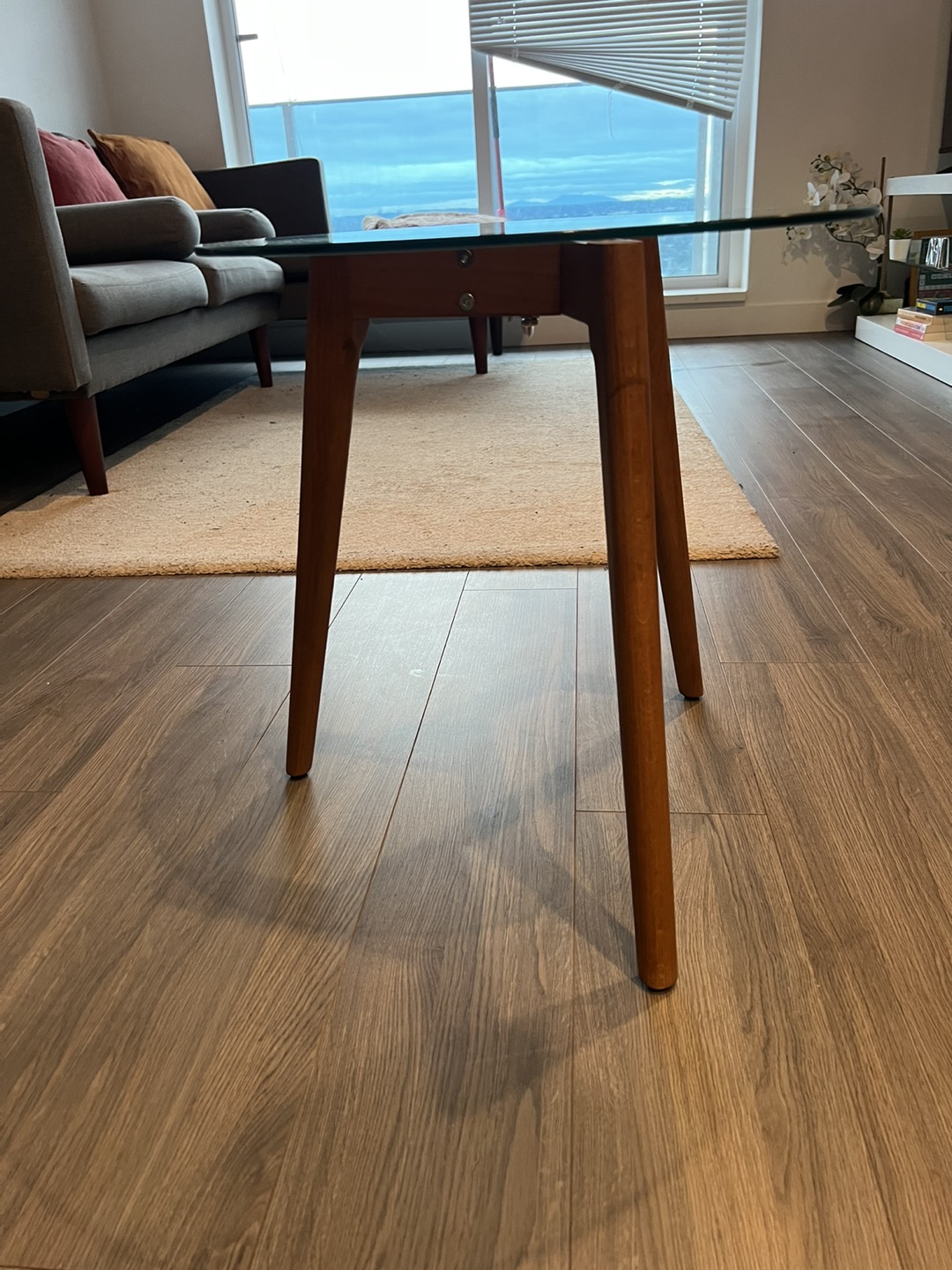 Glass end table - photo 3