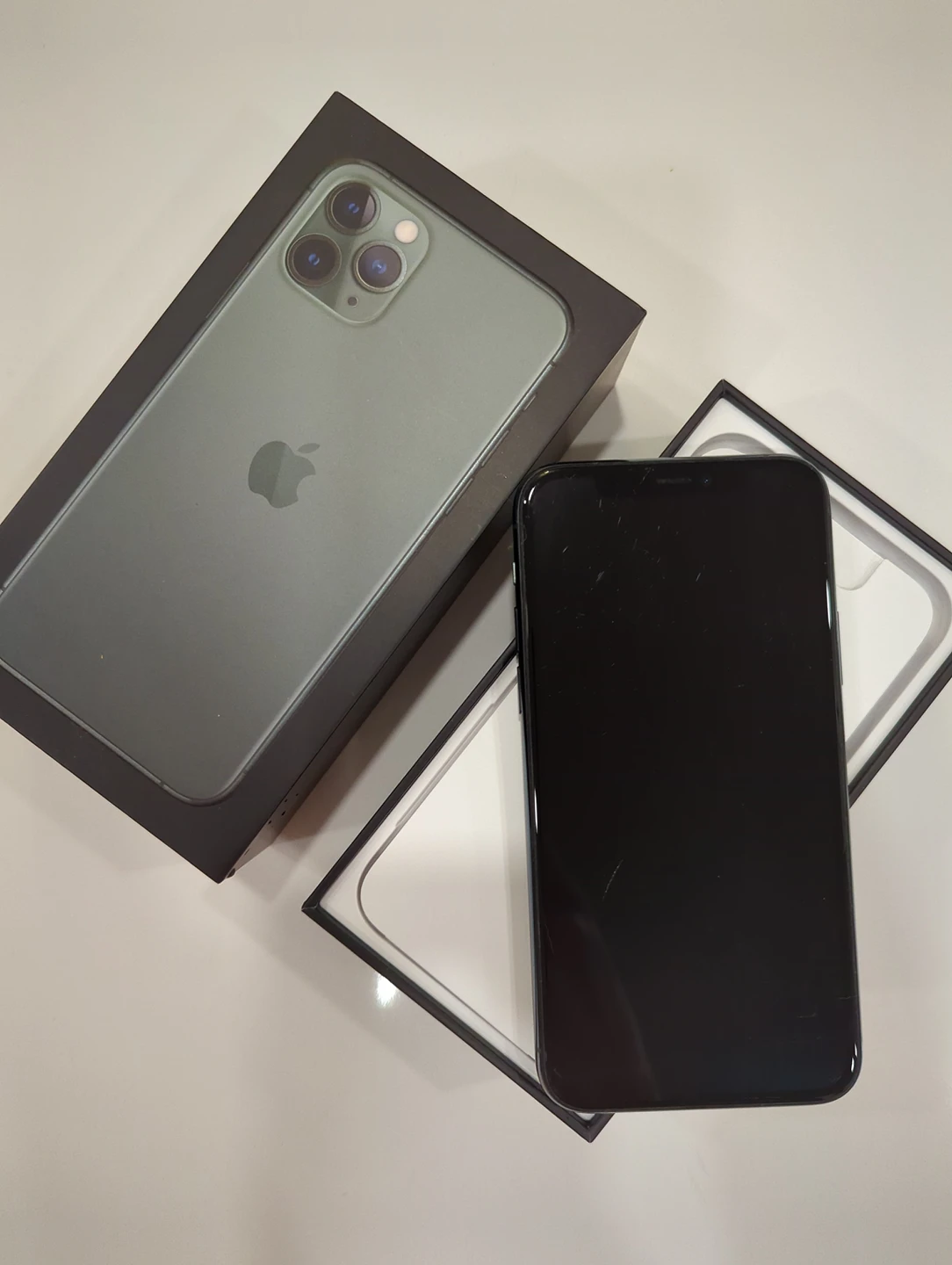 iPhone 11 Pro 64 GB in Midnight Green