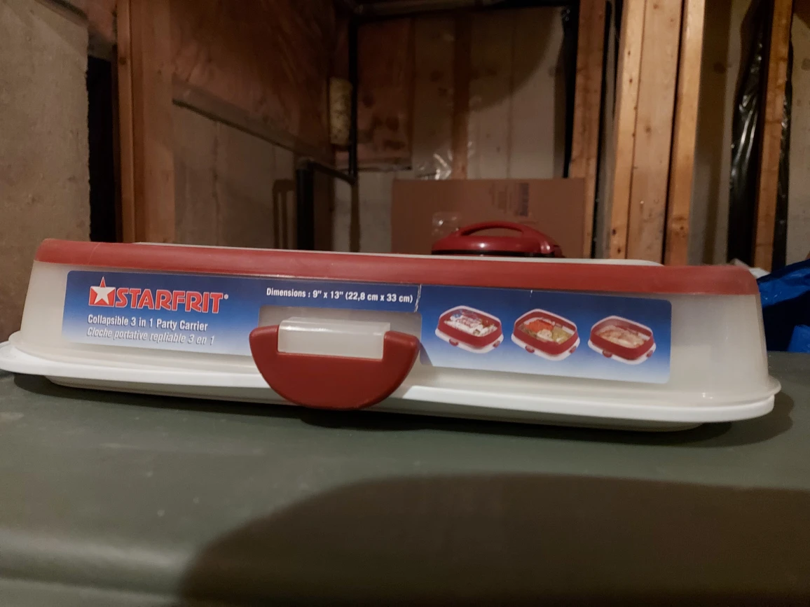 Collapsible 3 in 1 party tray