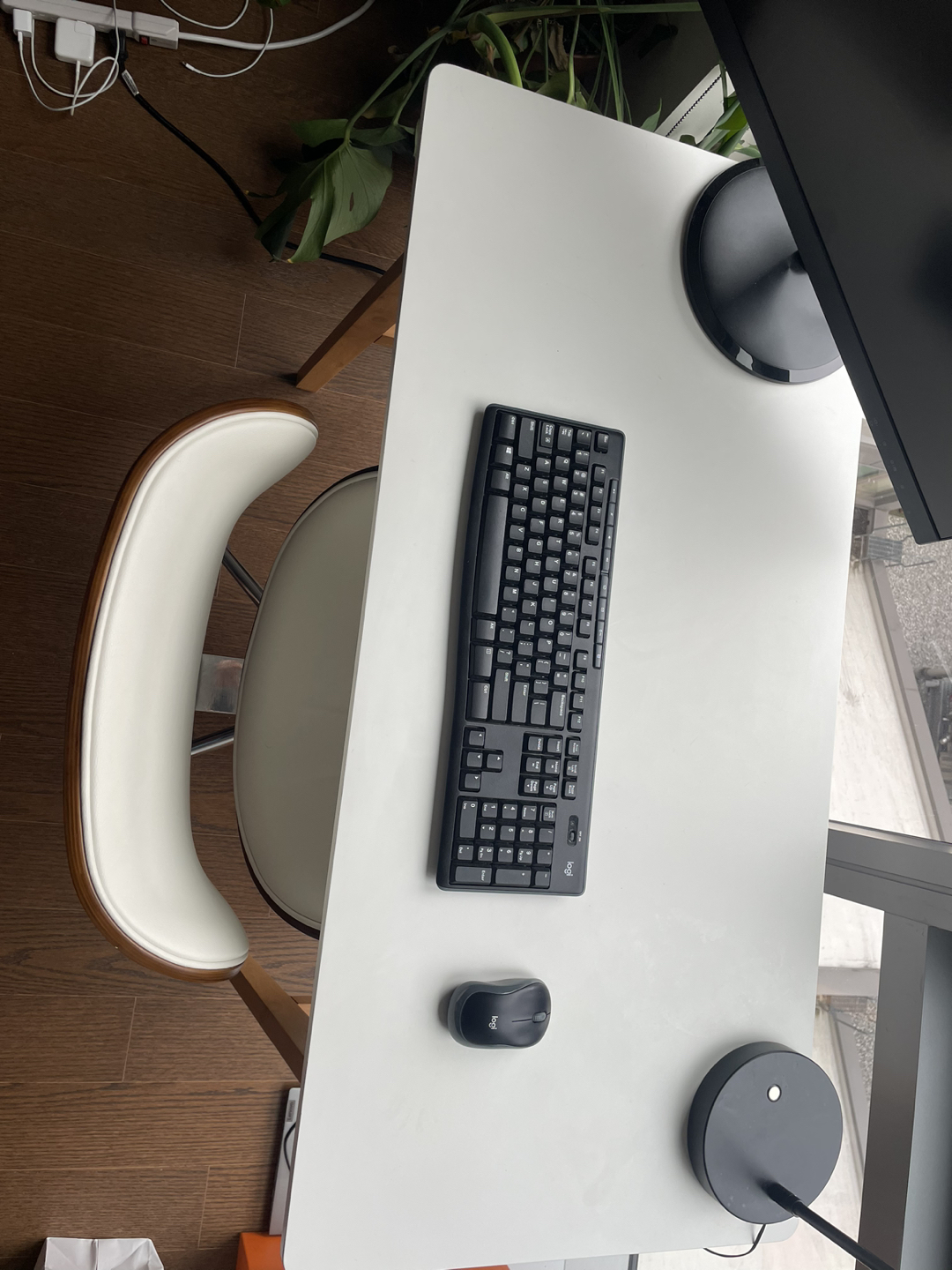 Office desk - photo 2