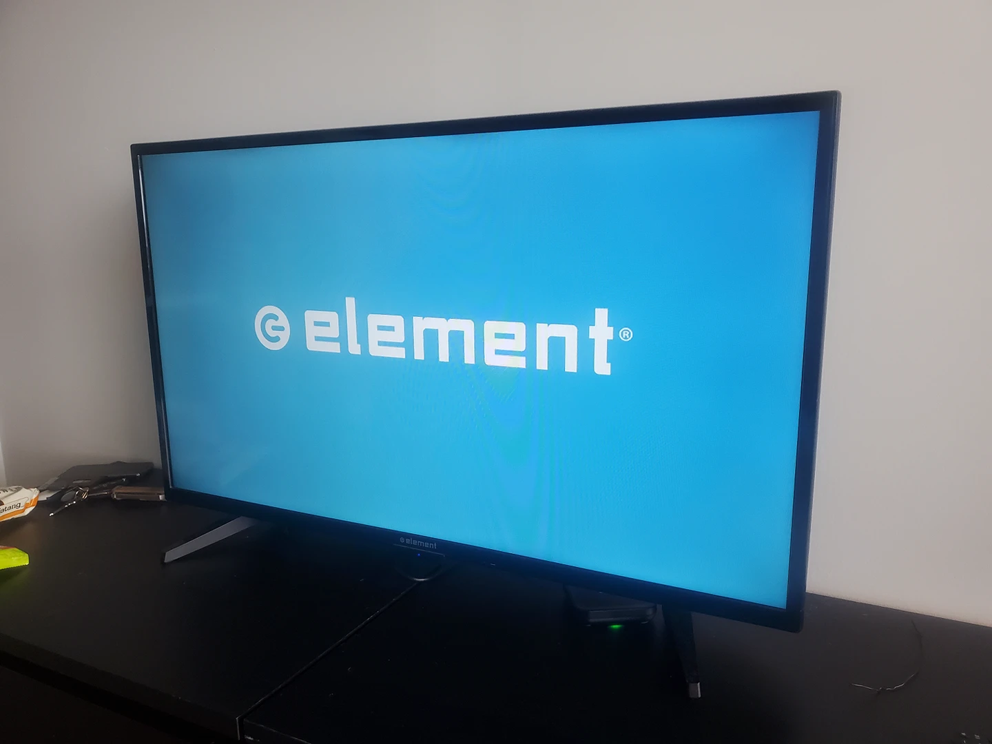 Element Smart TV