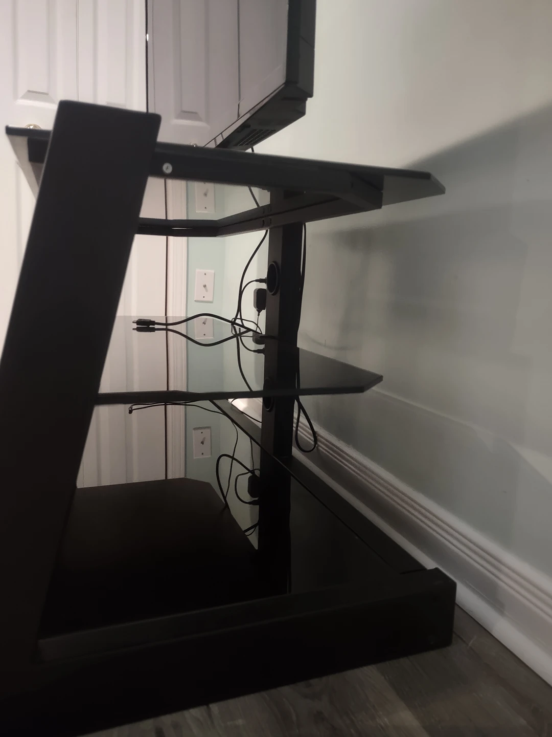 TV Stand (40") - photo 2