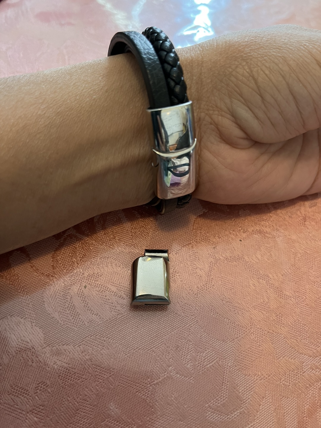 Leather bracelet image indicator(6)