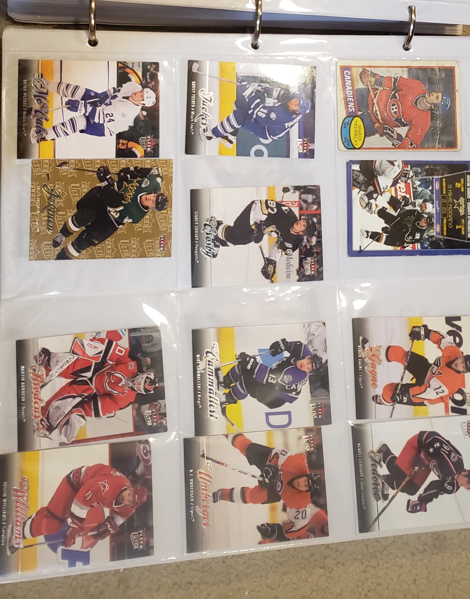 Bulk Random Hockey, Baseball & Basketball Cards image indicator(5)