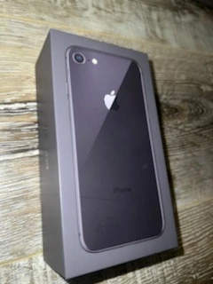 I phone 8 - photo 3