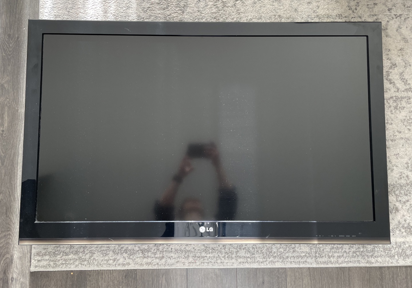 42” LG tv thumbnail