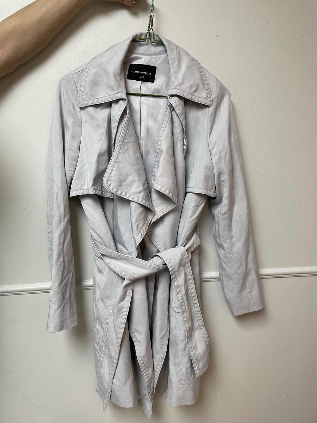 Club Monaco Cloghes