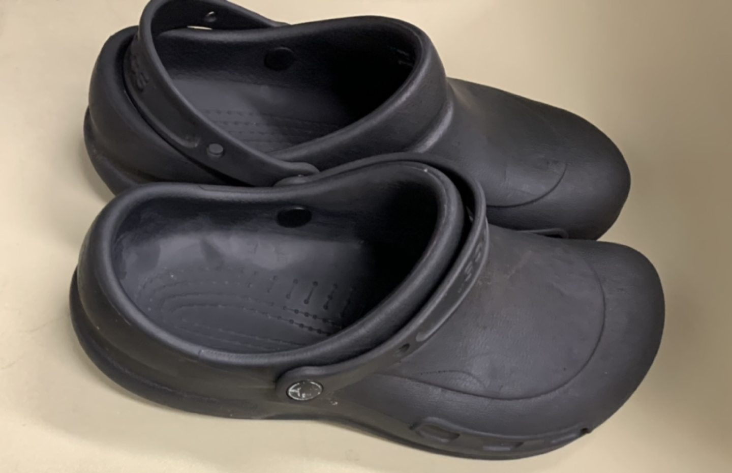 Crocs image indicator(2)