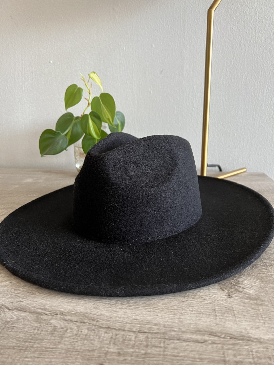 Women Hat - brand new (never used) thumbnail