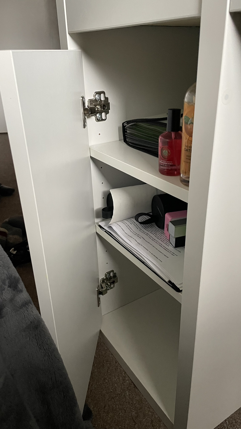 Desk - photo 4