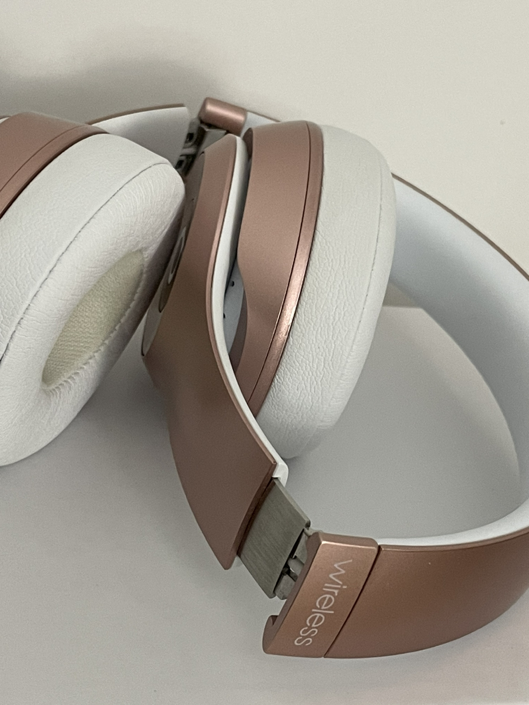 Beats Solo2 Wireless Headphones - photo 4