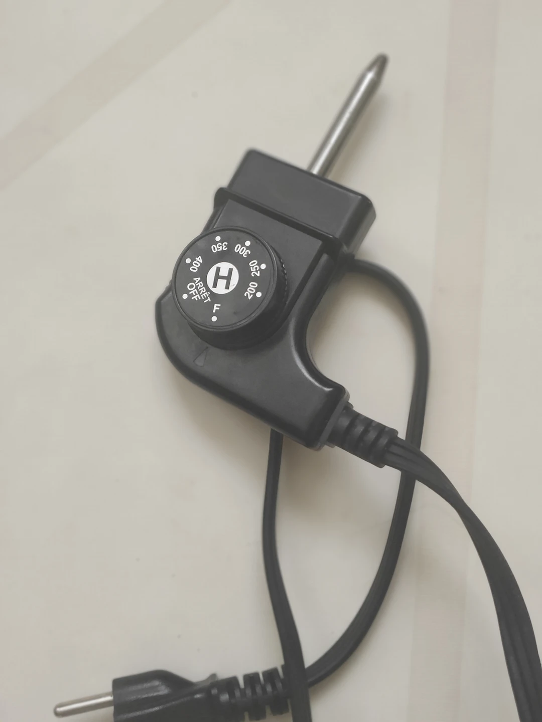 Heritage The Rock Non-Stick Electric Skillet image indicator(3)