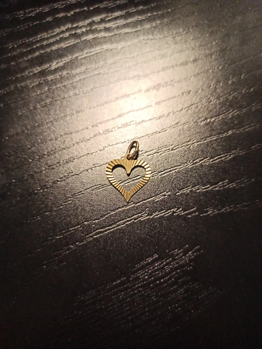golden heart pendant thumbnail